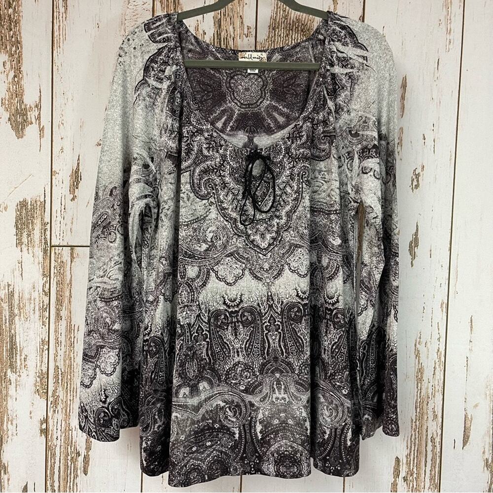 World Unity, Long Sleeve Printed Blouse. Size XL. In excellent condition!